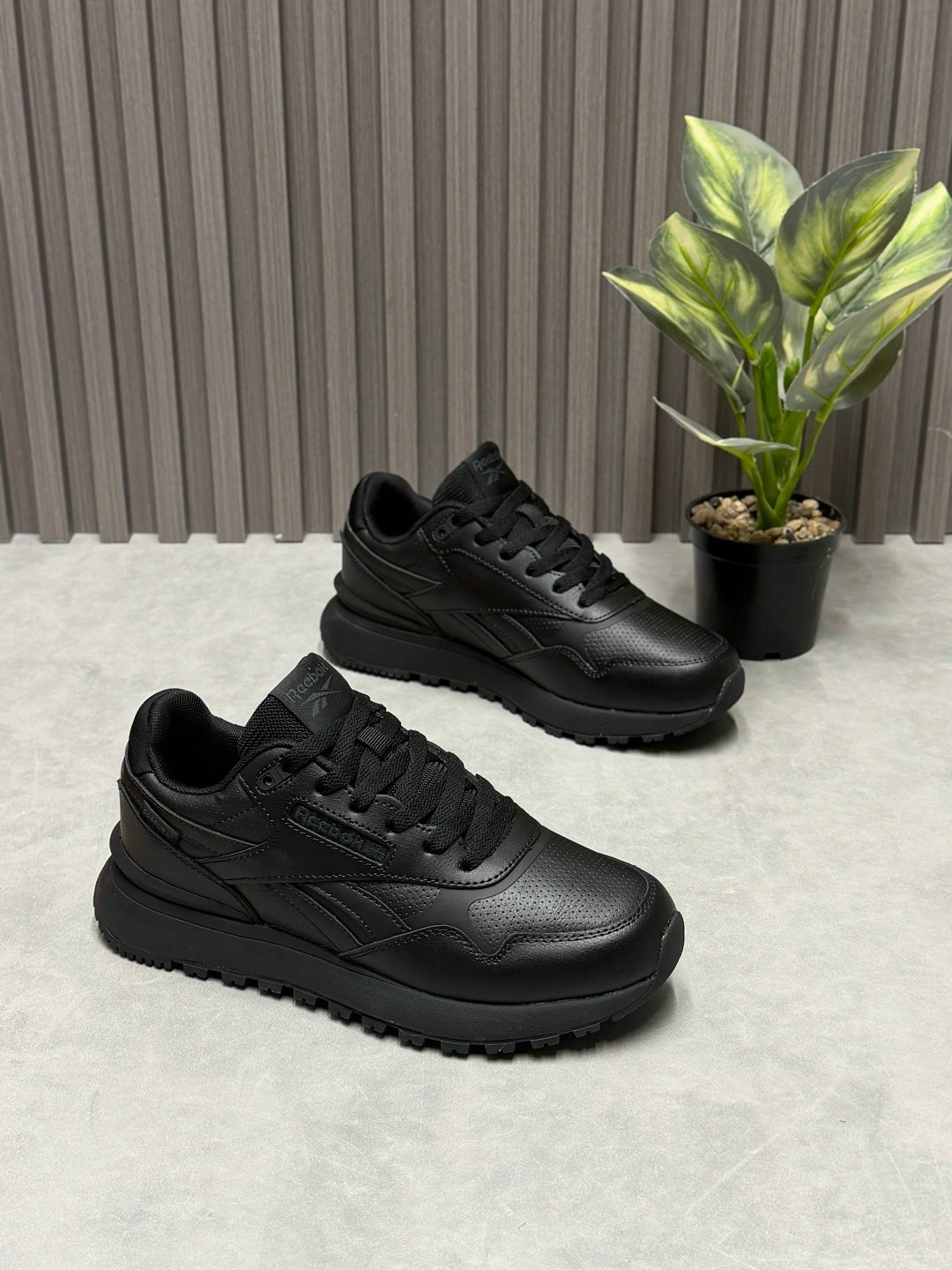 мужские кроссовки reebok,кроссовки classic reebok,кроссовки reebok,кроссовки reebok classic черный,мужские кроссовки reebok classic leather цвет чёрный размер 43 eu