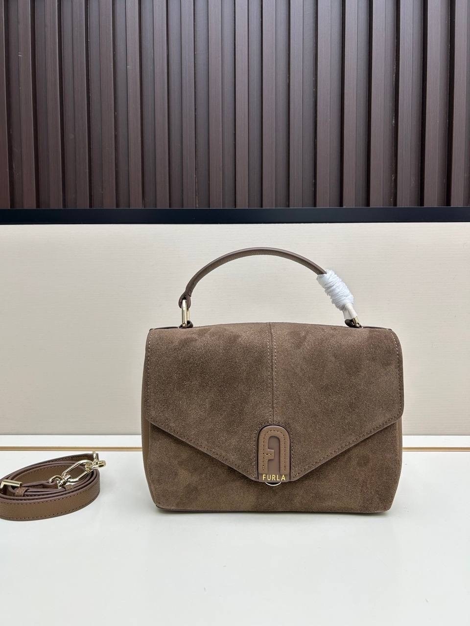 сумка женская furla,женские сумки,сумка замшевая furla,замшевая сумка,сумка furla