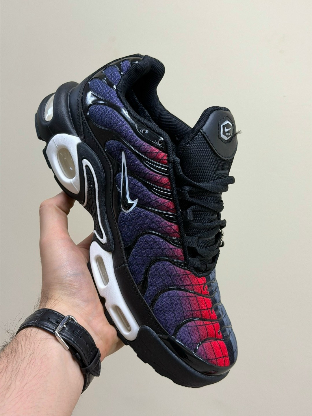 кроссовки nike air max plus tn,nike air max tn plus,nike air max plus,кроссовки,nike air max tn plus se greedy black orange