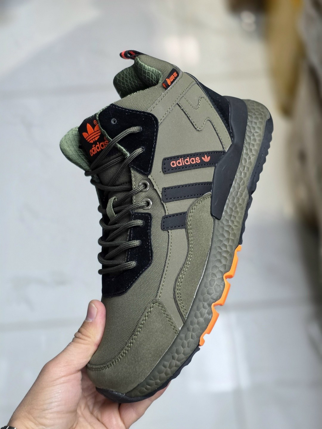 зимние кроссовки adidas niteball hi,зимние кроссовки adidas,кроссовки adidas nite jogger,кроссовки мужские adidas,кроссовки adidas