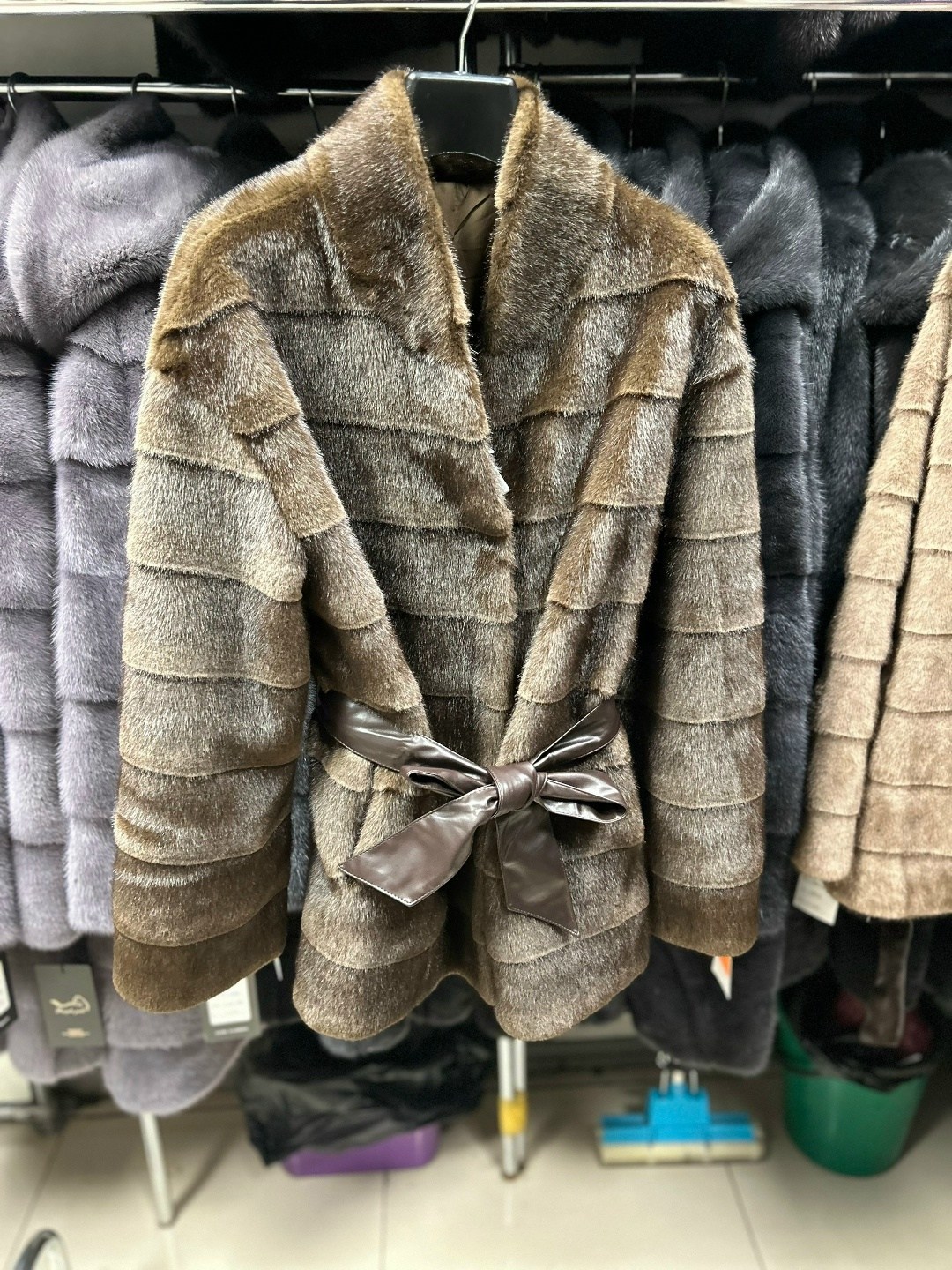 норковая шуба,шубка,шуба,шуба из бобрика,шуба искусственная