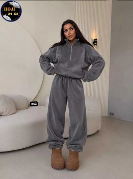 Костюм