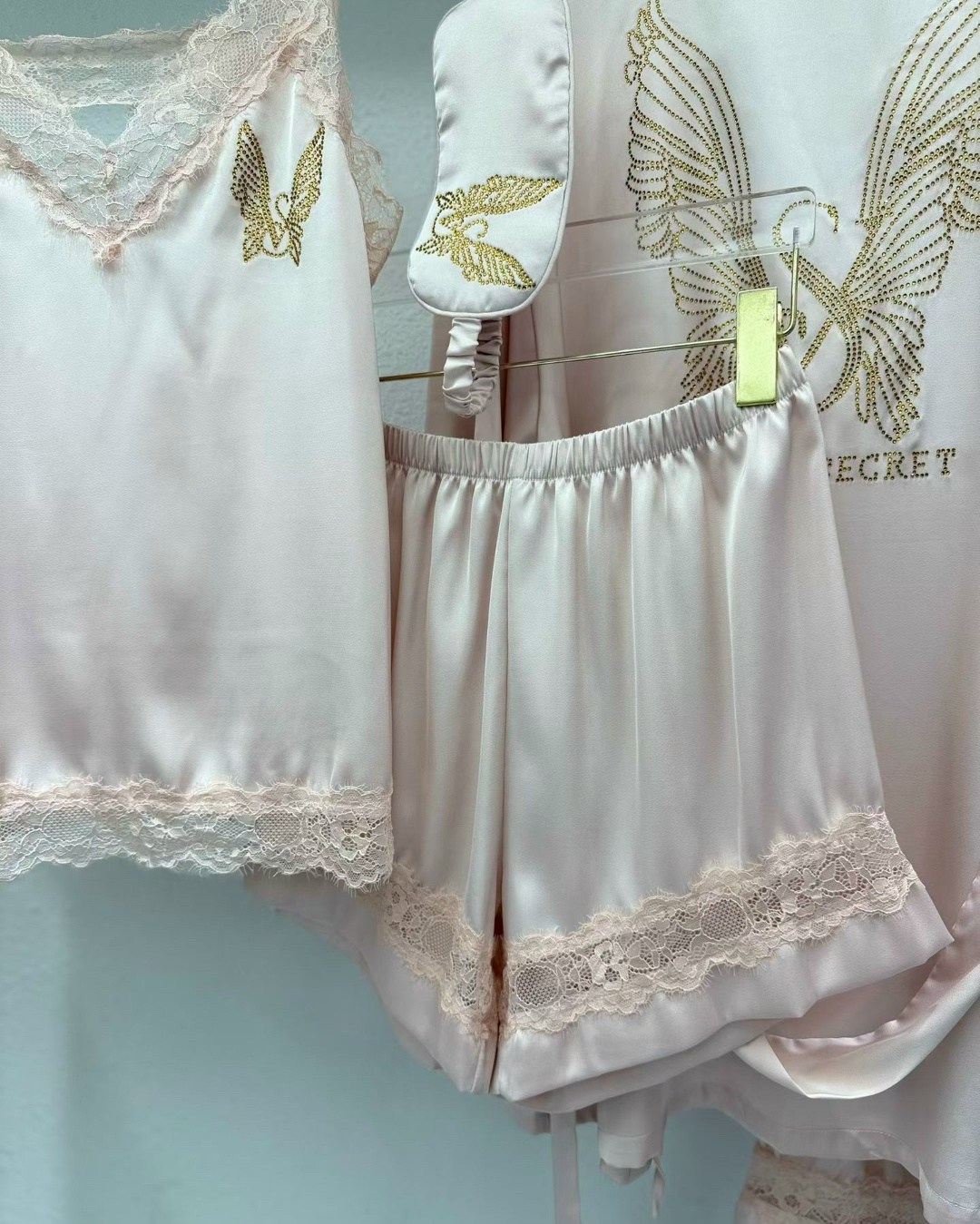 атласная пижама женская с шортами,шелковая пижама женская,женские пижамные комплекты,комплект пижама,пижамы женская с шортами