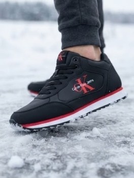 Кроссовки
