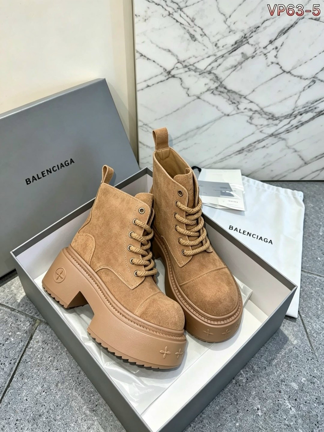 ботинки balenciaga,ботинки balenciaga высокая подошва,ботинки осенние с натуральным мехом balenciaga,ботинки balenciaga натуральная кожа,
