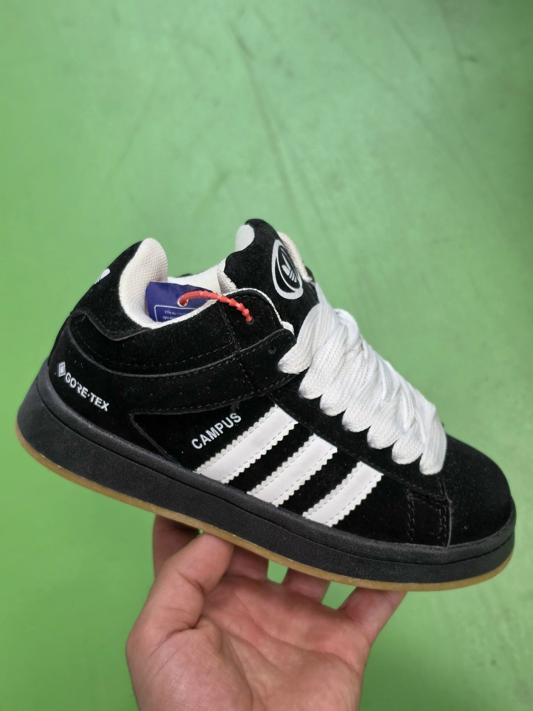 ,зимние женские кроссовки adidas campus black white fur мех,кроссовки зимние,зимние кроссовки adidas campus с мехом,кроссовки зимние adidas campus