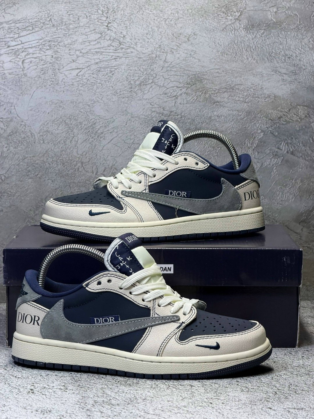 кроссовки travis scott x air jordan 1 low x dior nike,кроссовки jordan air jordan 1 retro high dior,кроссовки nike air jordan 1 x travis scott,кроссовки travis scott x air jordan 1 low,nike air jordan