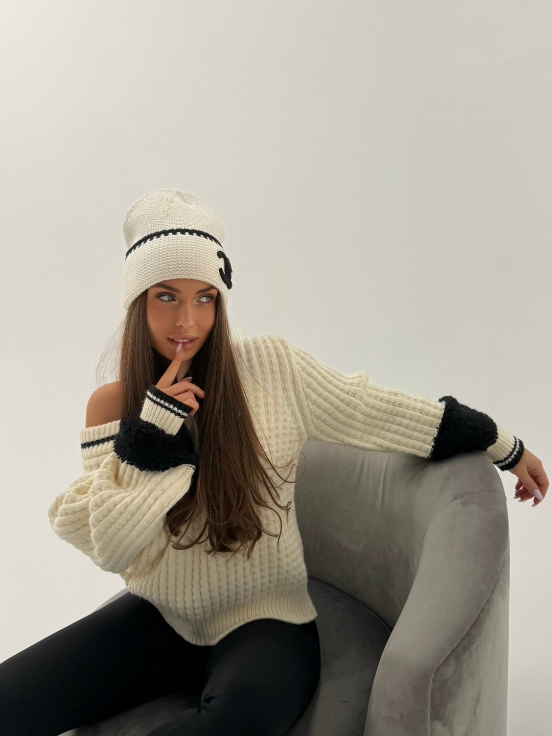 модная вязаная шапка в стиле chanel copy 1:1,шапка теплая с отворотом с флисом брендовая joypiece 556751411,вязаная шапка в стиле шанель,шапка chanel,вязаные шапки