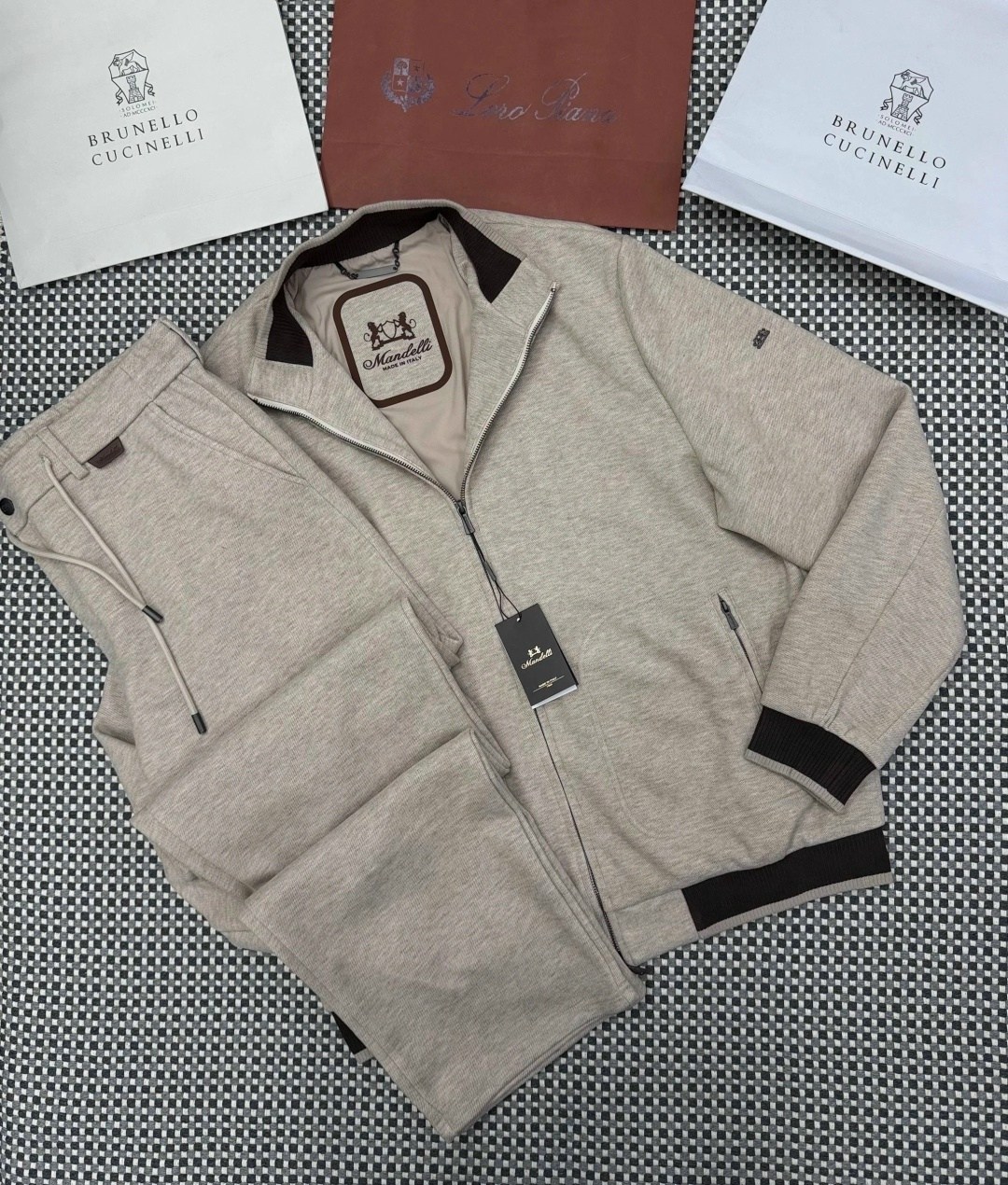 спортивный костюм brunello cucinelli,костюм спортивный loro piana,костюм brunello cucinelli,мужские спортивные костюмы