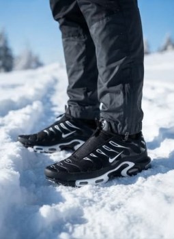 Кроссовки