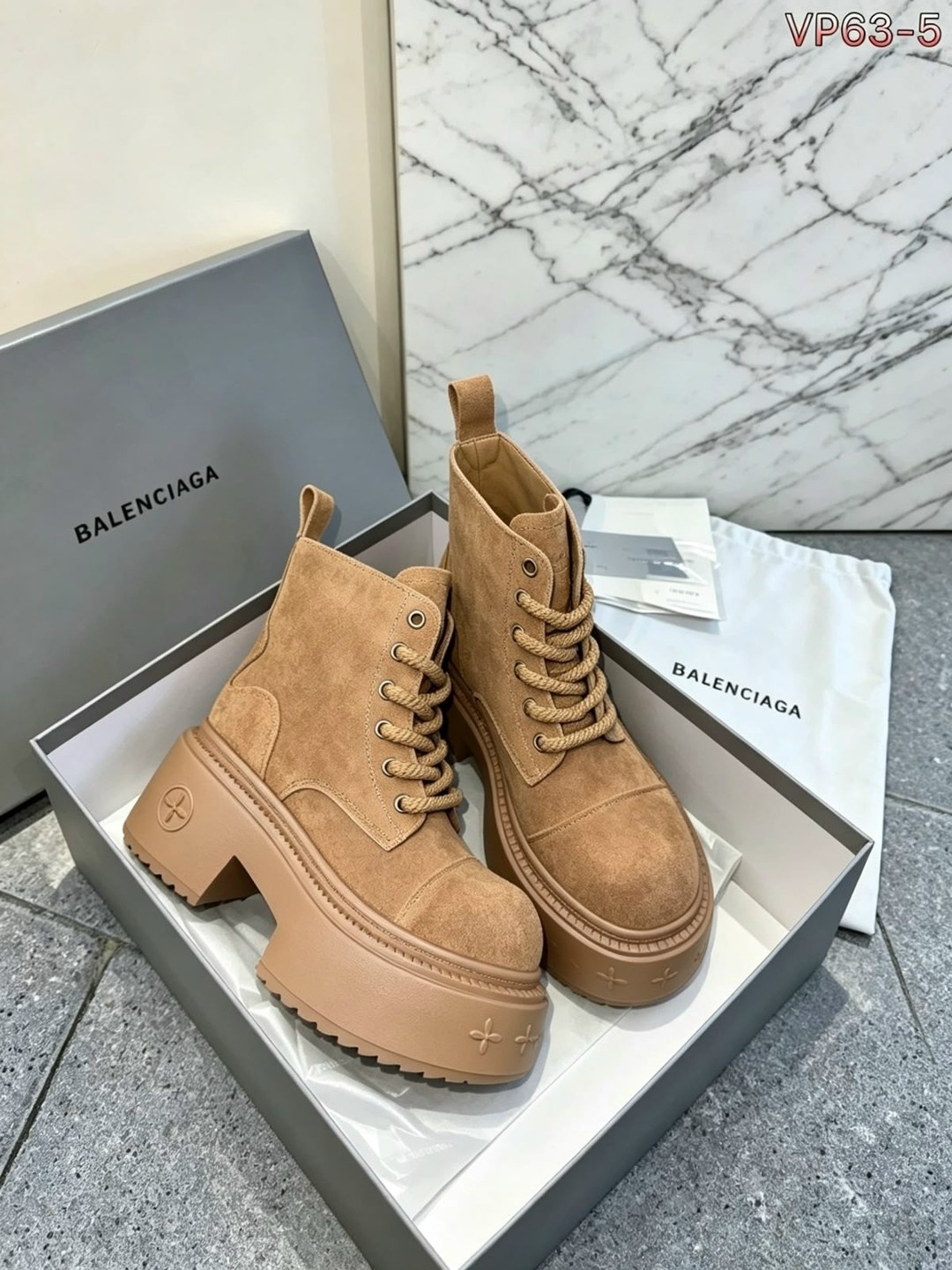 ботинки balenciaga,ботинки balenciaga высокая подошва,ботинки осенние с натуральным мехом balenciaga,ботинки balenciaga натуральная кожа,
