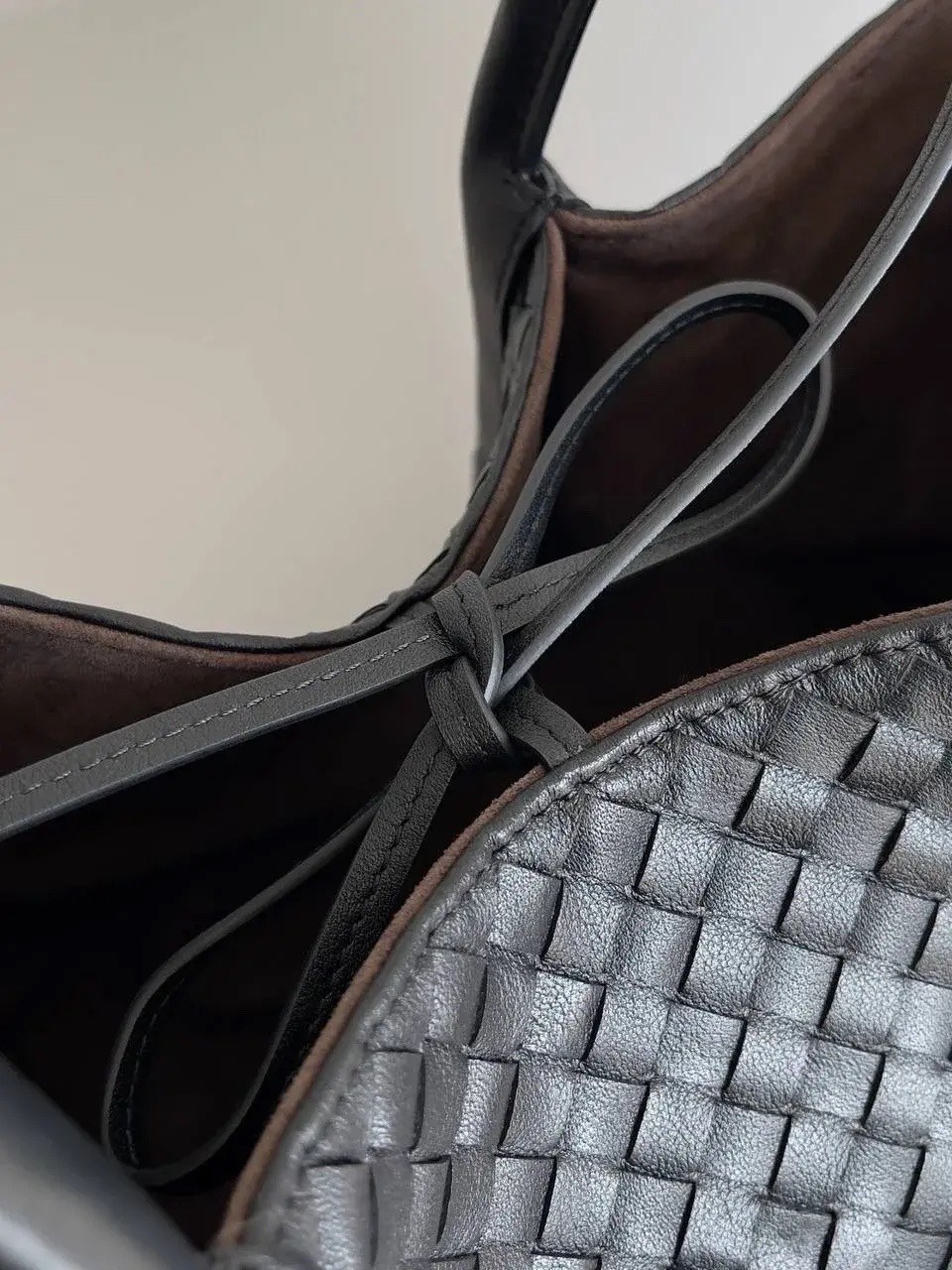 сумка bottega veneta,сумка женская bottega,элегантная сумка,черная женская сумка,сумка женская bottega veneta