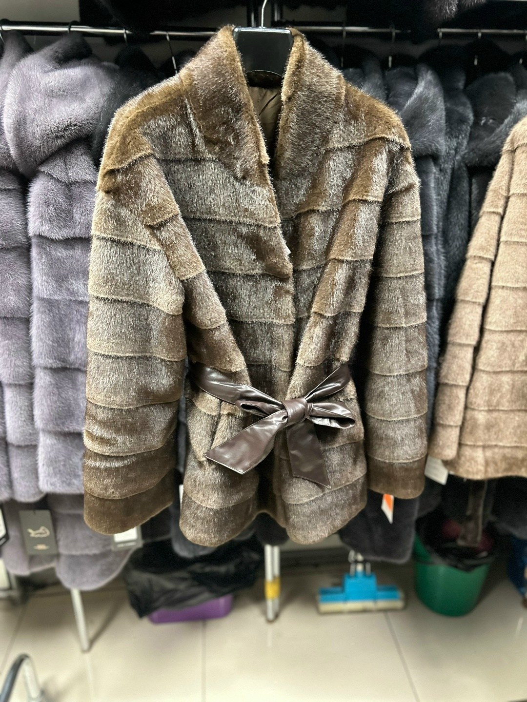 норковая шуба,шубка,шуба,шуба из бобрика,шуба искусственная