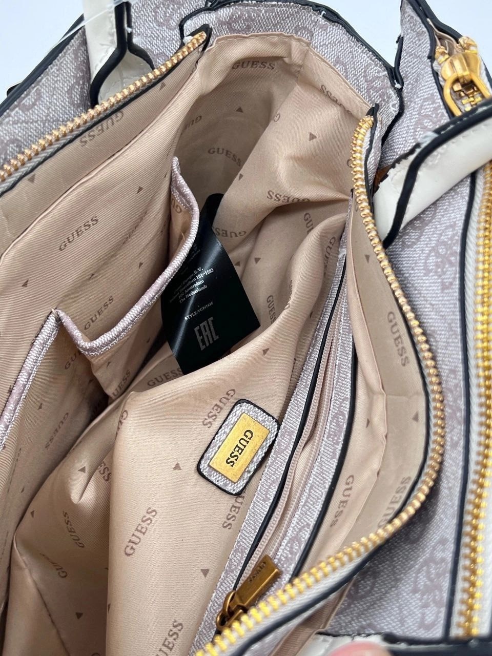 guess сумка,сумка женская guess,сумка женская guess hwvz8734060 черный,сумка женская guess ginevra,сумка guess сумка guess