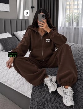 Костюм