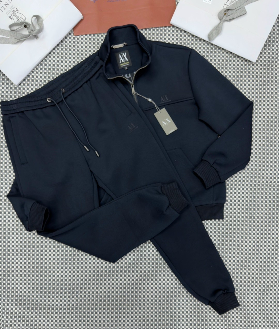 спортивный костюм armani мужской,спортивный костюм armani,спортивный костюм мужской,спортивный костюм brunello cucinelli,спортивный костюм армани