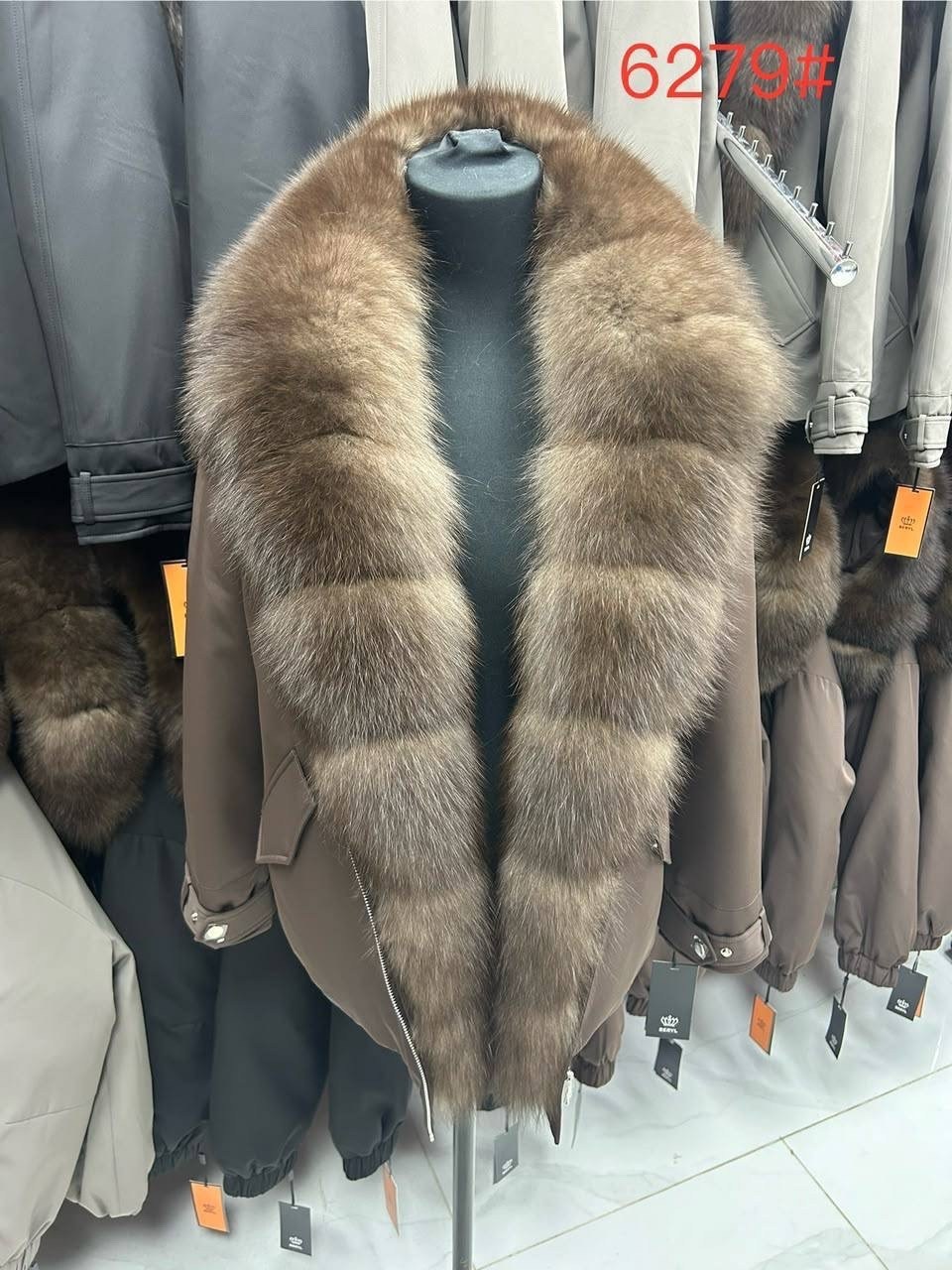 парка с натуральным мехом,парка женская с натуральным мехом,парка с мехом,меховая парка,парки с мехом песца