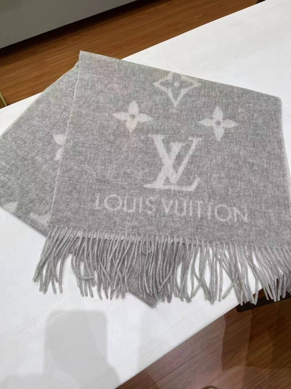 кашемировый шарф louis vuiton,шарф louis vuitton,шарфы для женщин,шарф,шарф луи виттон мужской