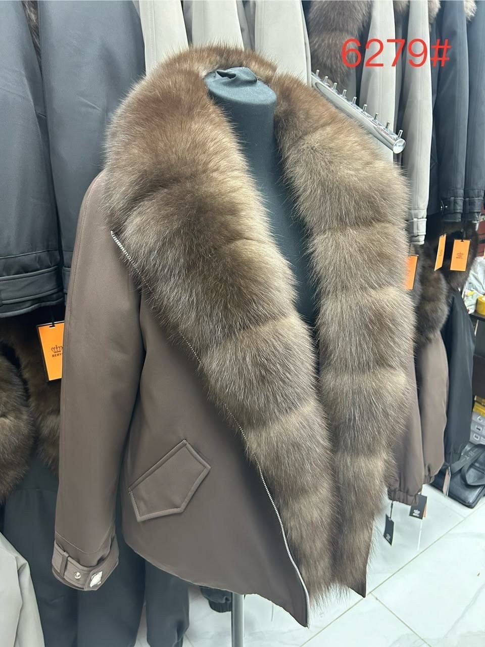 парка с натуральным мехом,парка женская с натуральным мехом,парка с мехом,меховая парка,парки с мехом песца
