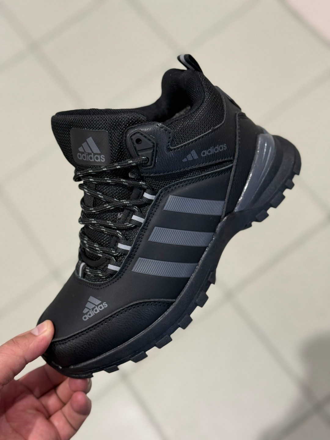 зимние кроссовки adidas,кроссовки мужские зимние adidas,кроссовки зимние adidas terrex,зимние ботинки adidas climaproof высокие,мужские зимние кроссовки