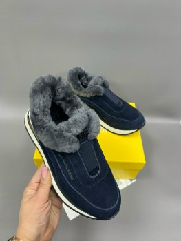 Кроссовки