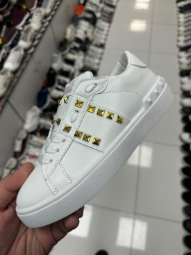 Кроссовки