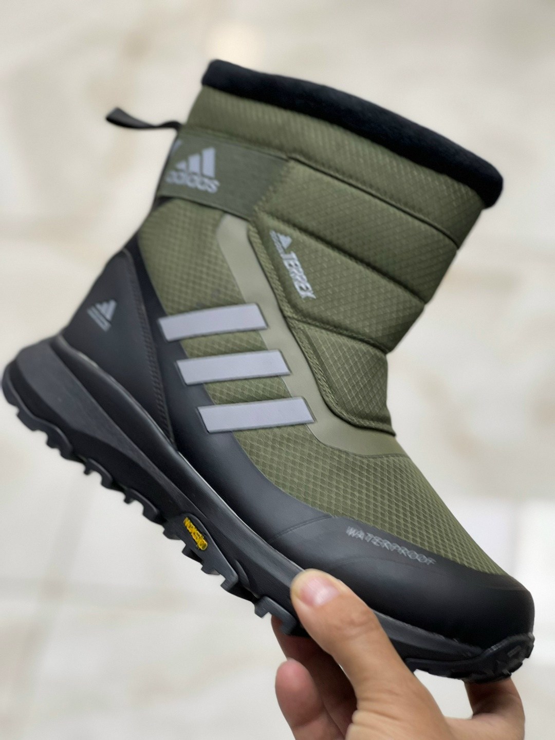 дутики мужские зимние adidas terrex,дутики adidas terrex,зимние мужские дутики adidas,adidas дутики,ботинки мужские зимние adidas