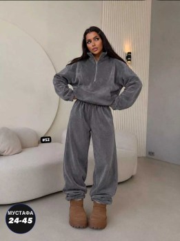 Костюм