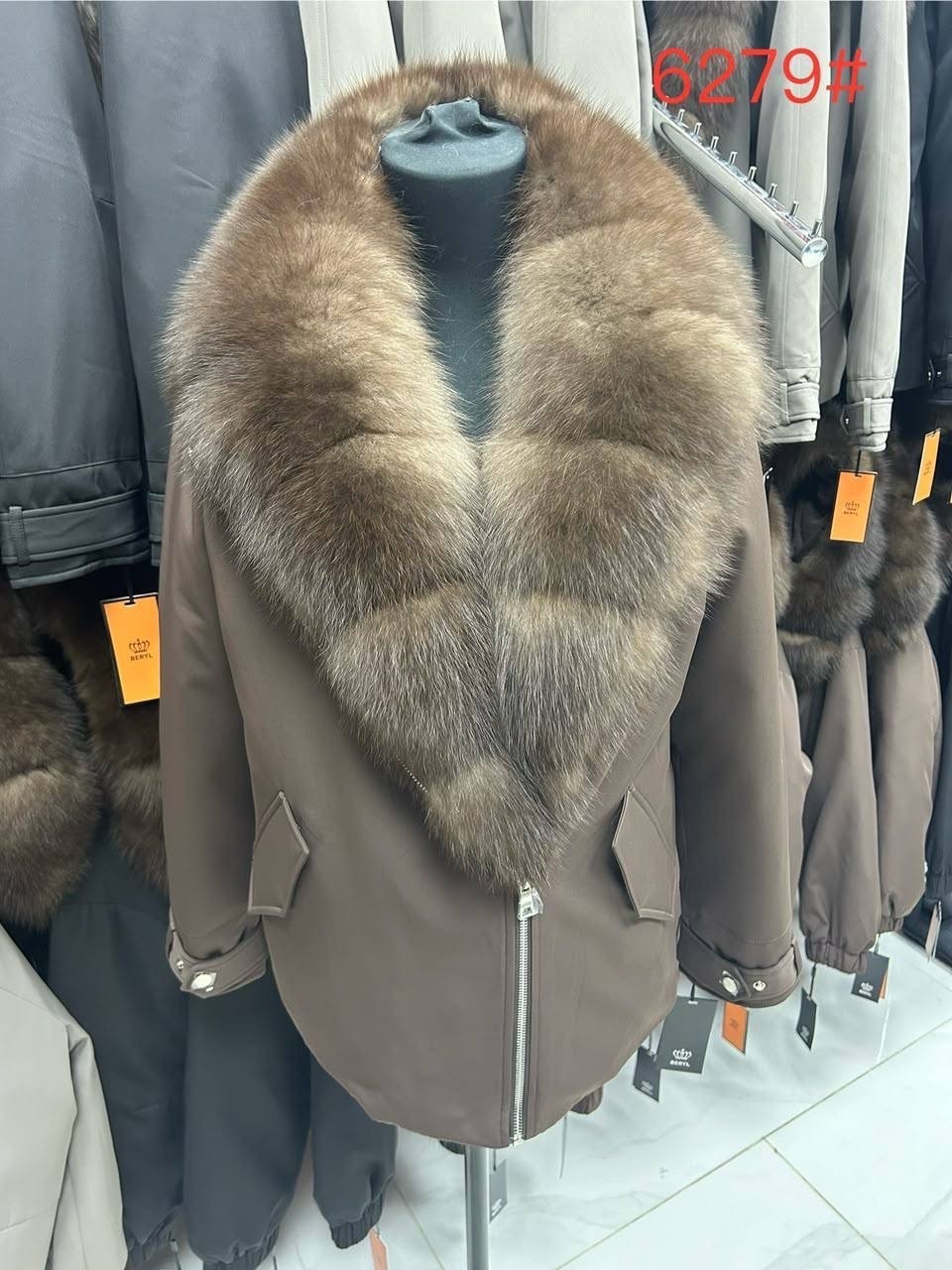 парка с натуральным мехом,парка женская с натуральным мехом,парка с мехом,меховая парка,парки с мехом песца