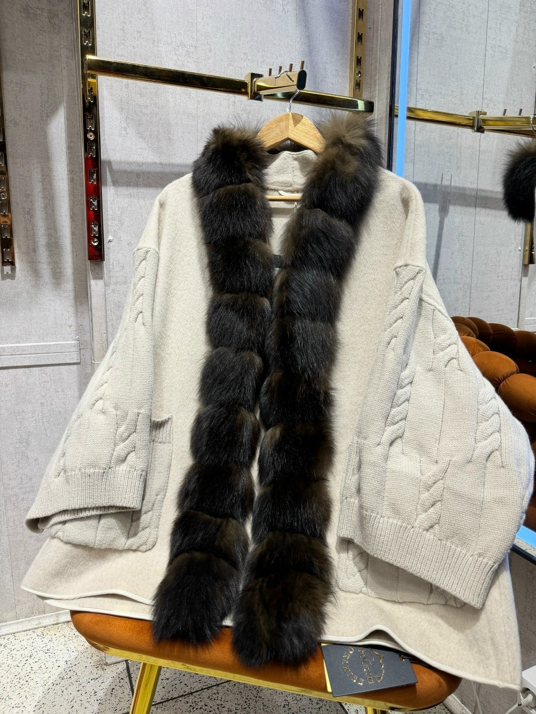 вязаный кардиган,кардиган с мехом,кардиган из кашемира,кардиган с мехом песца,кардиган с меховым воротником