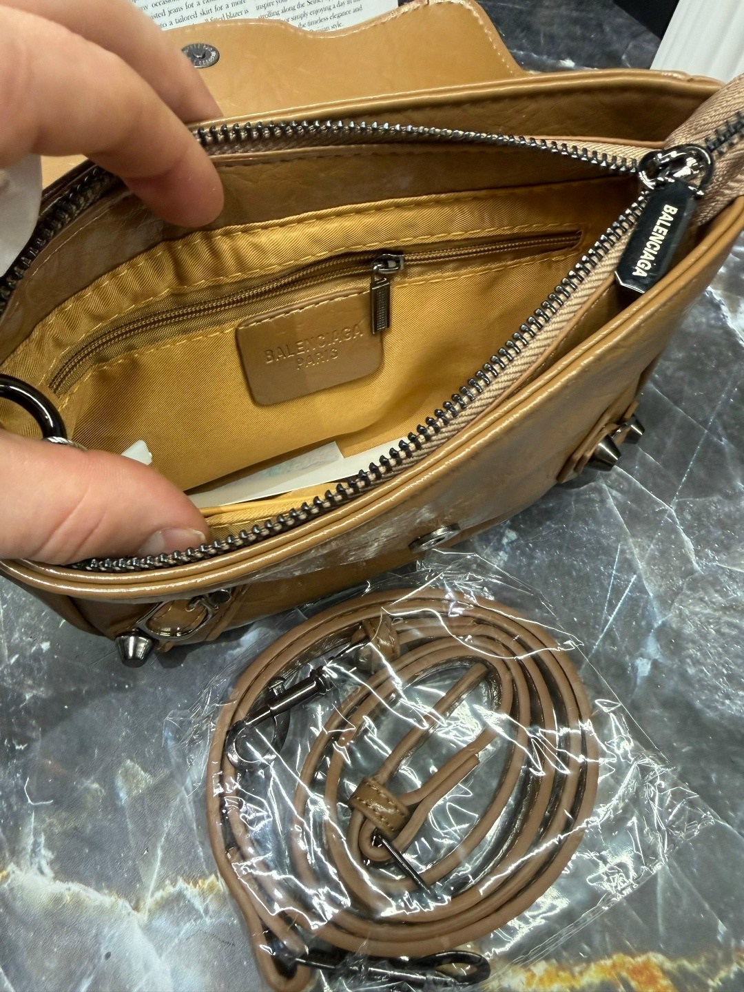 сумка balenciaga,сумка женская balenciaga,сумка,сумка женская,стильная сумка