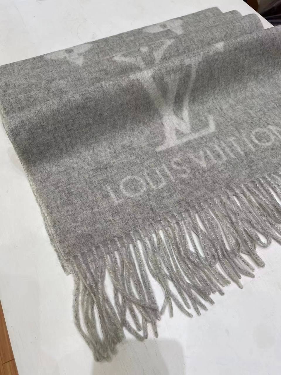 кашемировый шарф louis vuiton,шарф louis vuitton,шарфы для женщин,шарф,шарф луи виттон мужской