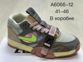 Кроссовки