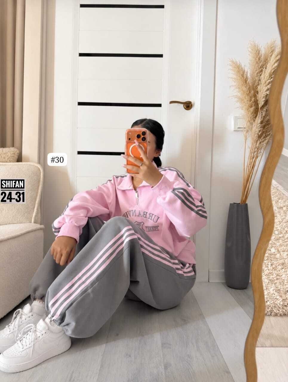 спортивный костюм женский adidas,костюм спортивный женский,стильные костюмы,спортивный костюм adidas,костюм адидас женский