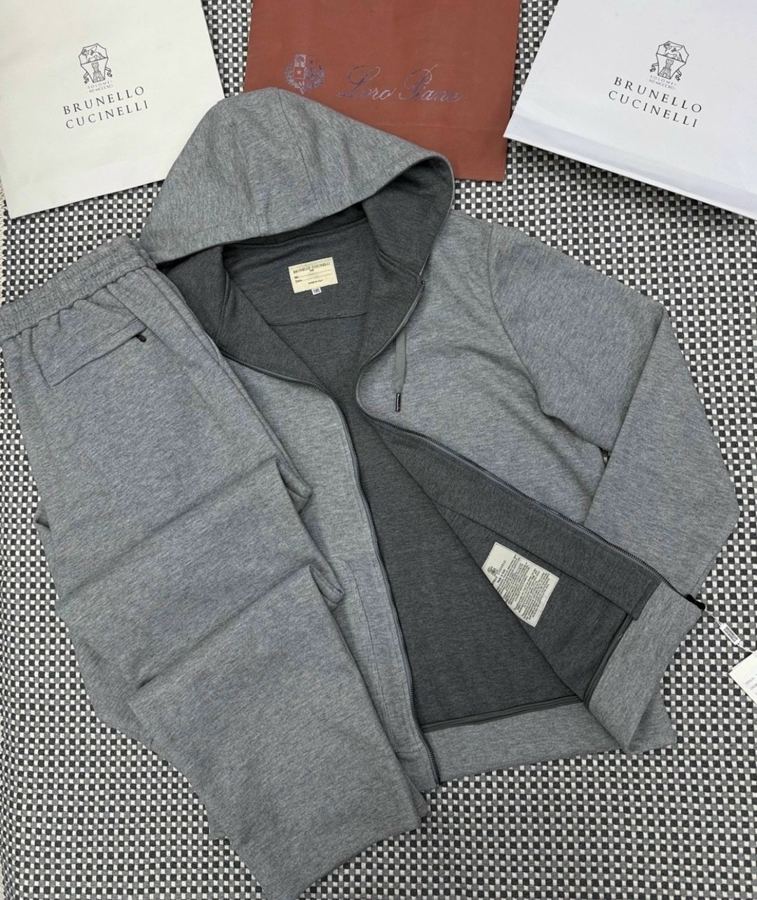 спортивный костюм stefano ricci,костюм спортивный loro piana,спортивный костюм brunello cucinelli,спортивные костюм,мужской спортивный костюм