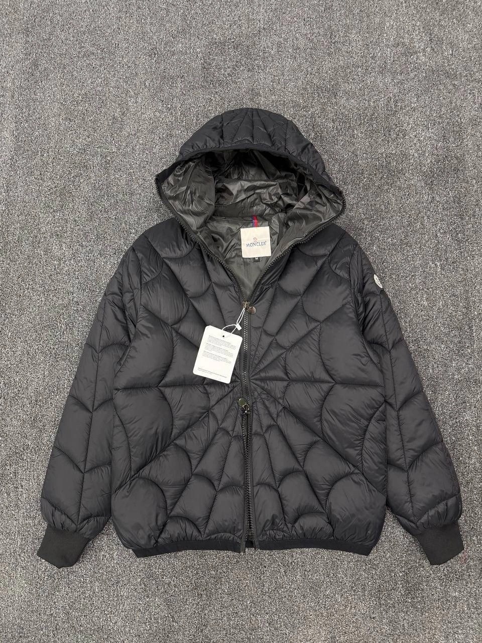 пуховик moncler spider,moncler spider puffer jacket,куртка moncler x spider man,куртка moncler x spider man moncler цвет черный,монклер куртка