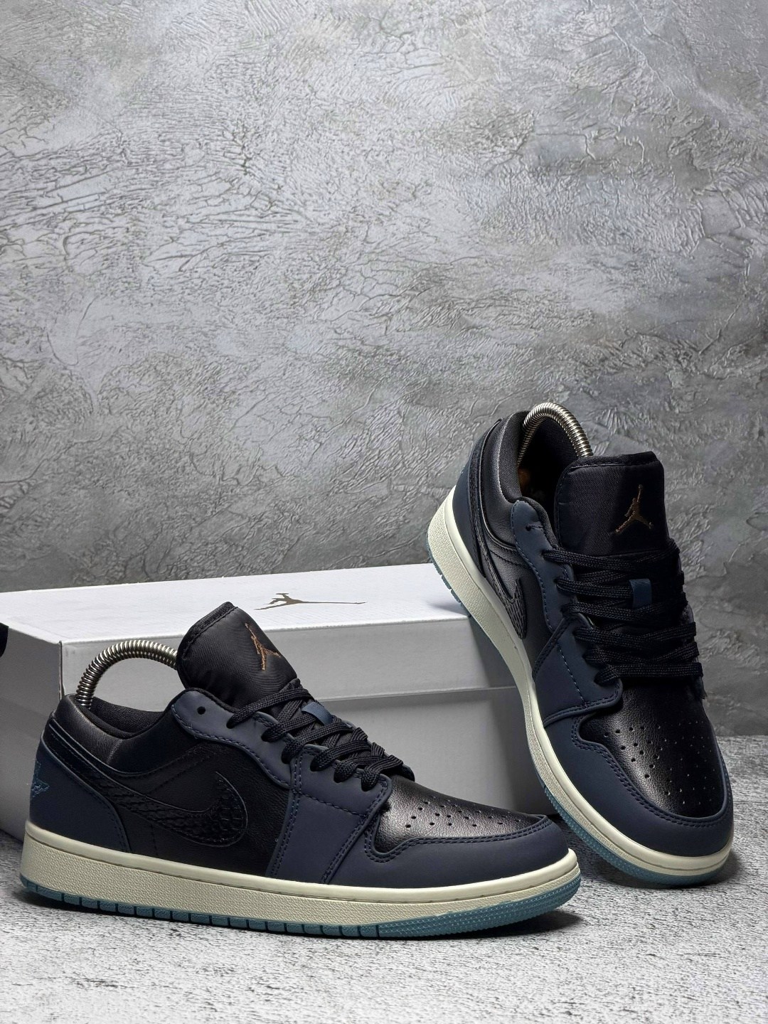 кроссовки nike air jordan 1 low,nike air jordan 1 low,кроссовки nike air jordan 1,nike air jordan 1 low se,air jordan 1 low wmns black blue aqua
