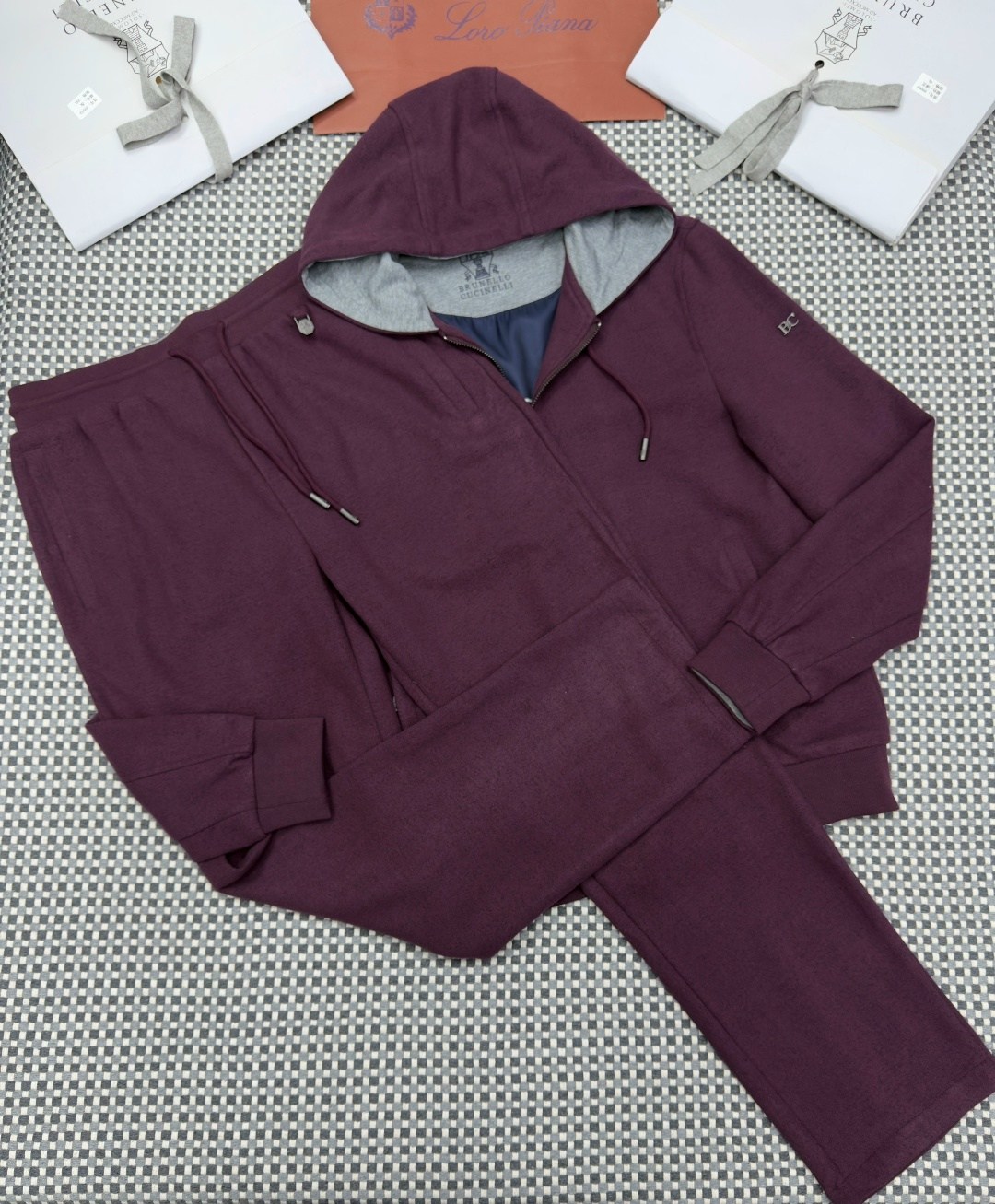 спортивный костюм brunello cucinelli,спортивный костюм stefano ricci,спортивные костюмы,loro piana костюм спортивный,мужской спортивный костюм