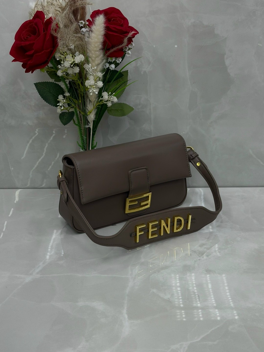 fendi сумка,fendi сумка на плечо,женская сумка fendi,fendi сумка на плечо багет,fendi сумка багет