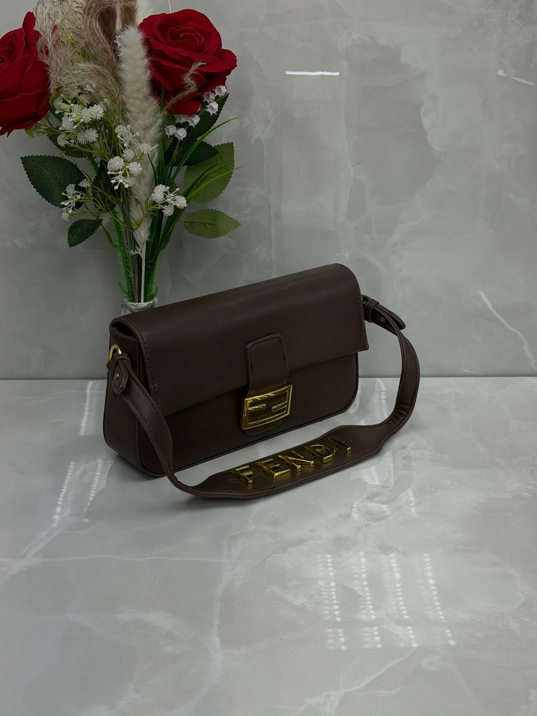 fendi сумка,fendi сумка на плечо,женская сумка fendi,fendi сумка на плечо багет,fendi сумка багет