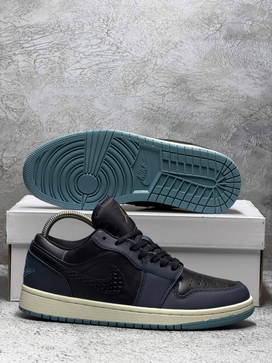 кроссовки nike air jordan 1 low,nike air jordan 1 low,кроссовки nike air jordan 1,nike air jordan 1 low se,air jordan 1 low wmns black blue aqua