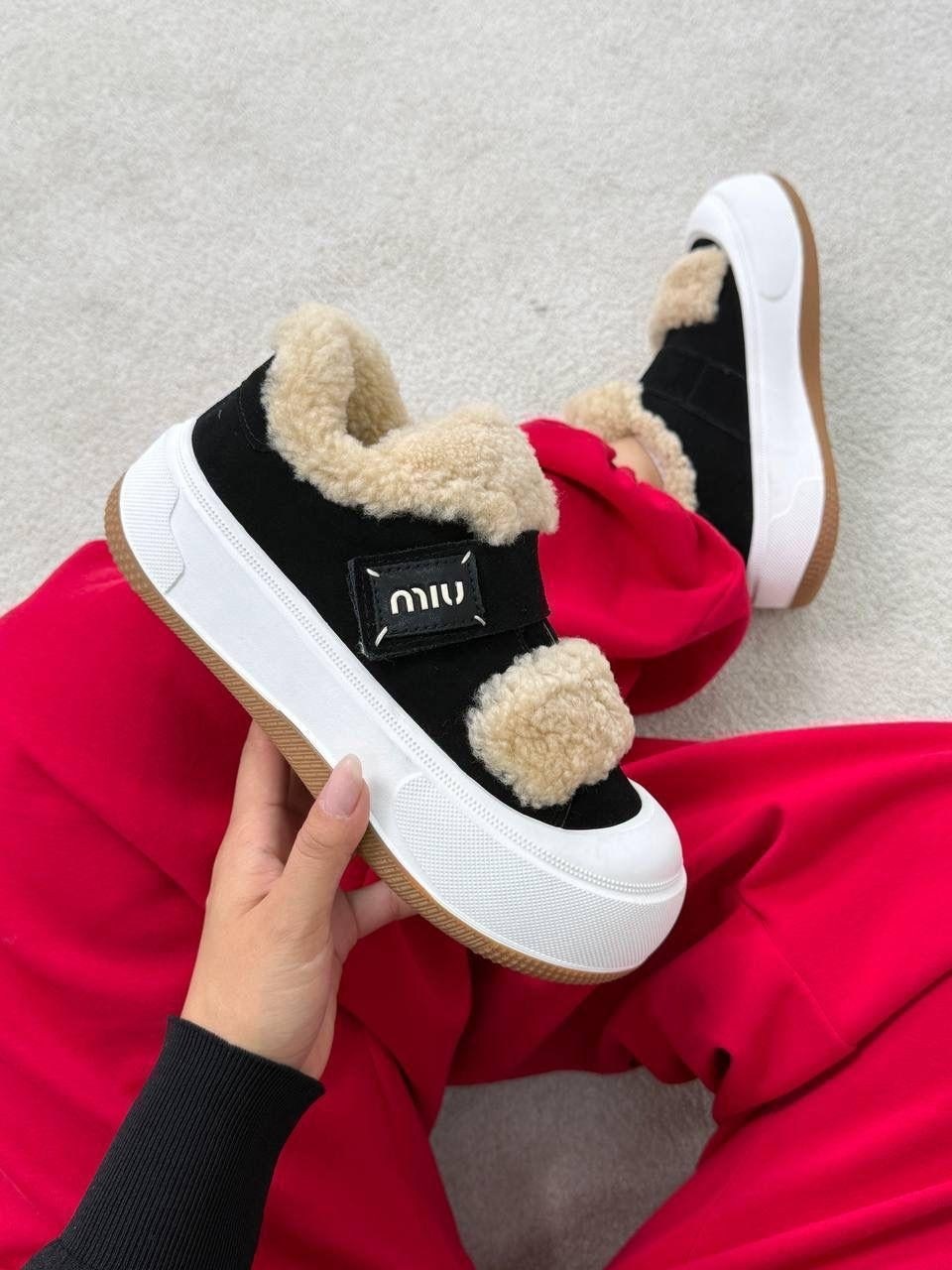 ботинки miu miu,ботинки зимние с мехом на платформе miu miu,,кроссовки с мехом miu miu,угги miu miu