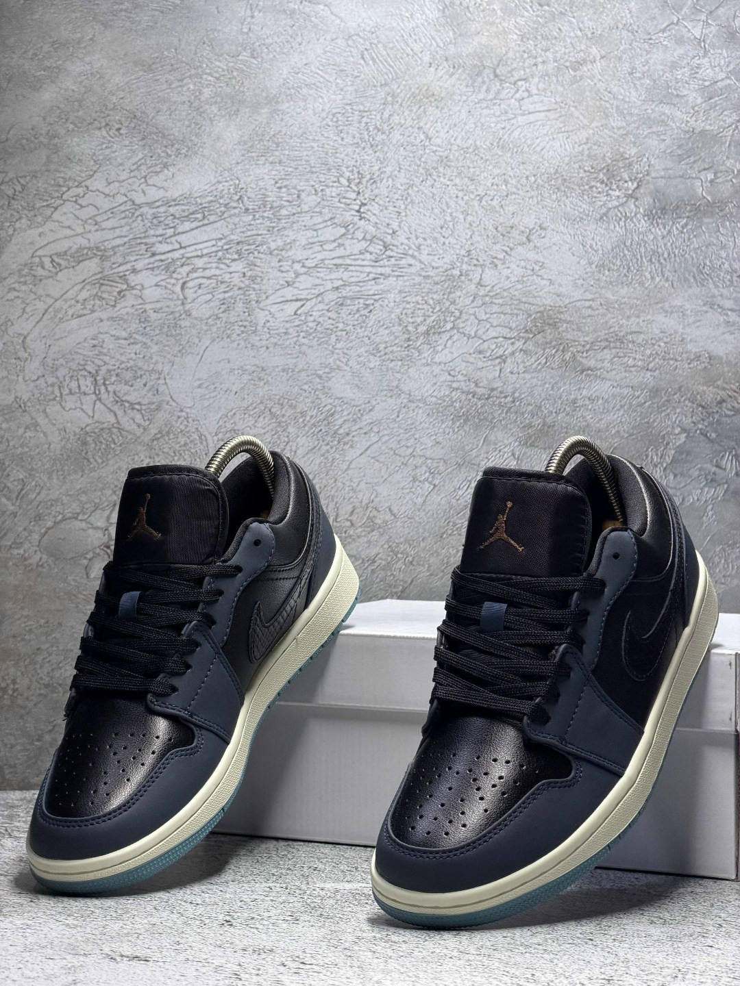 кроссовки nike air jordan 1 low,nike air jordan 1 low,кроссовки nike air jordan 1,nike air jordan 1 low se,air jordan 1 low wmns black blue aqua
