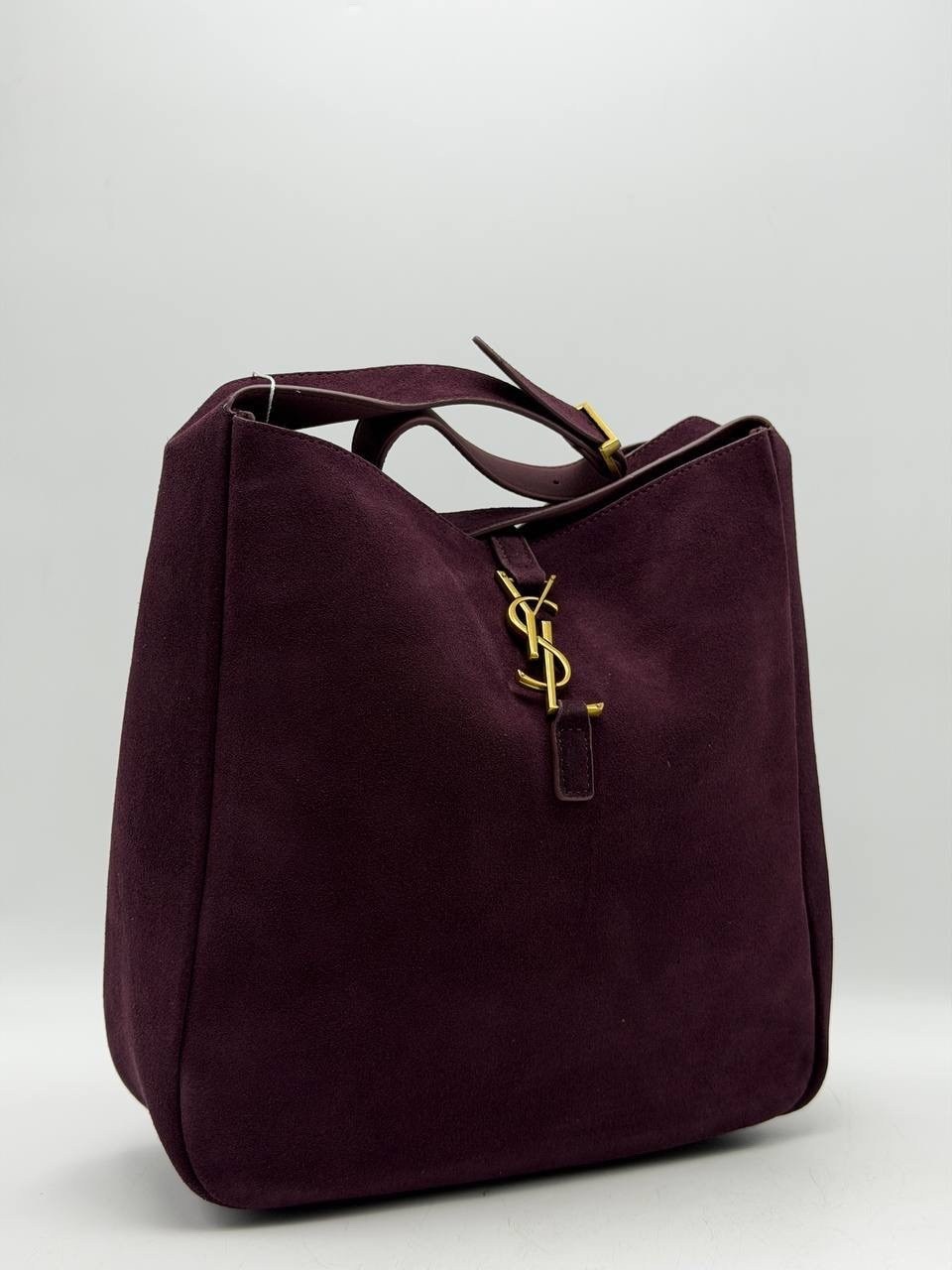 кожаная сумка-хобо le 5 à 7 saint laurent коричневый,женская замшевая сумка yves saint laurent 37x29 см,сумка замшевая,сумка yves saint laurent натуральная замша,сумка замшевая коричневая