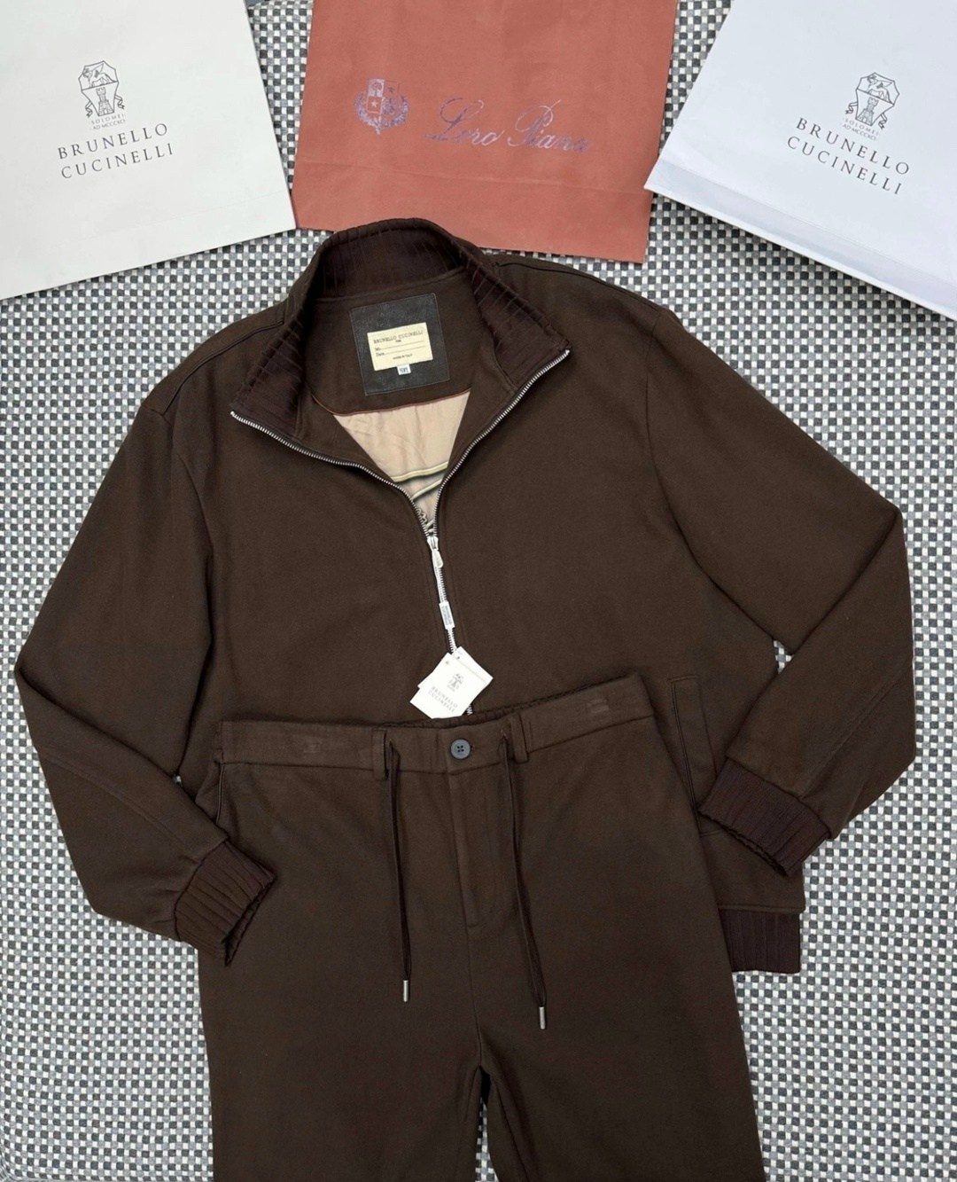 спортивный костюм brunello cucinelli,спортивный костюм stefano ricci,костюм спортивный loro piana,кашемировый костюм loro piana,костюм brunello cucinelli