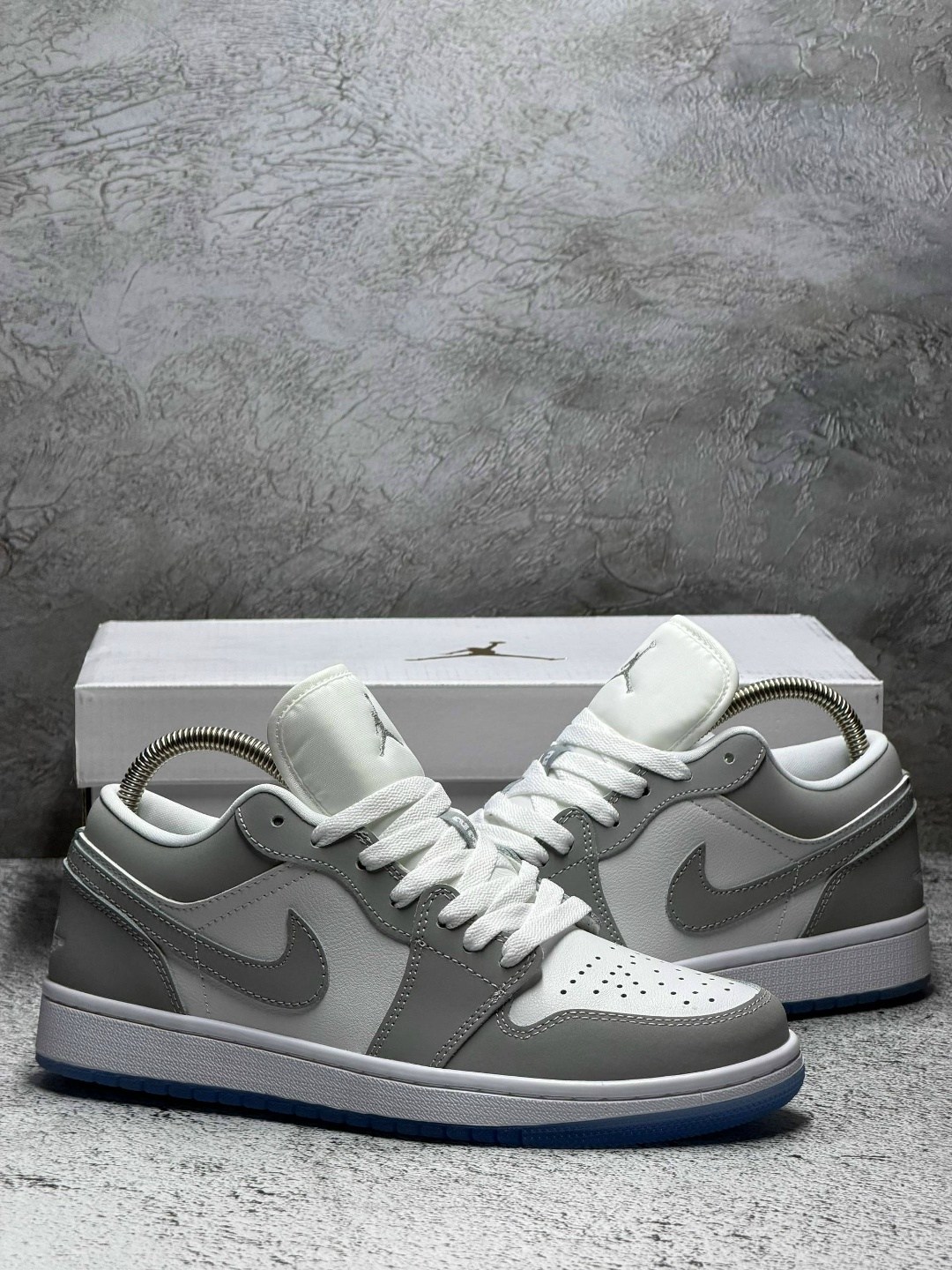 nike air jordan 1 low wolf grey,кроссовки nike air jordan 1 low wolf grey,кроссовки,nike air jordan 1 low,кроссовки nike air jordan 1 low