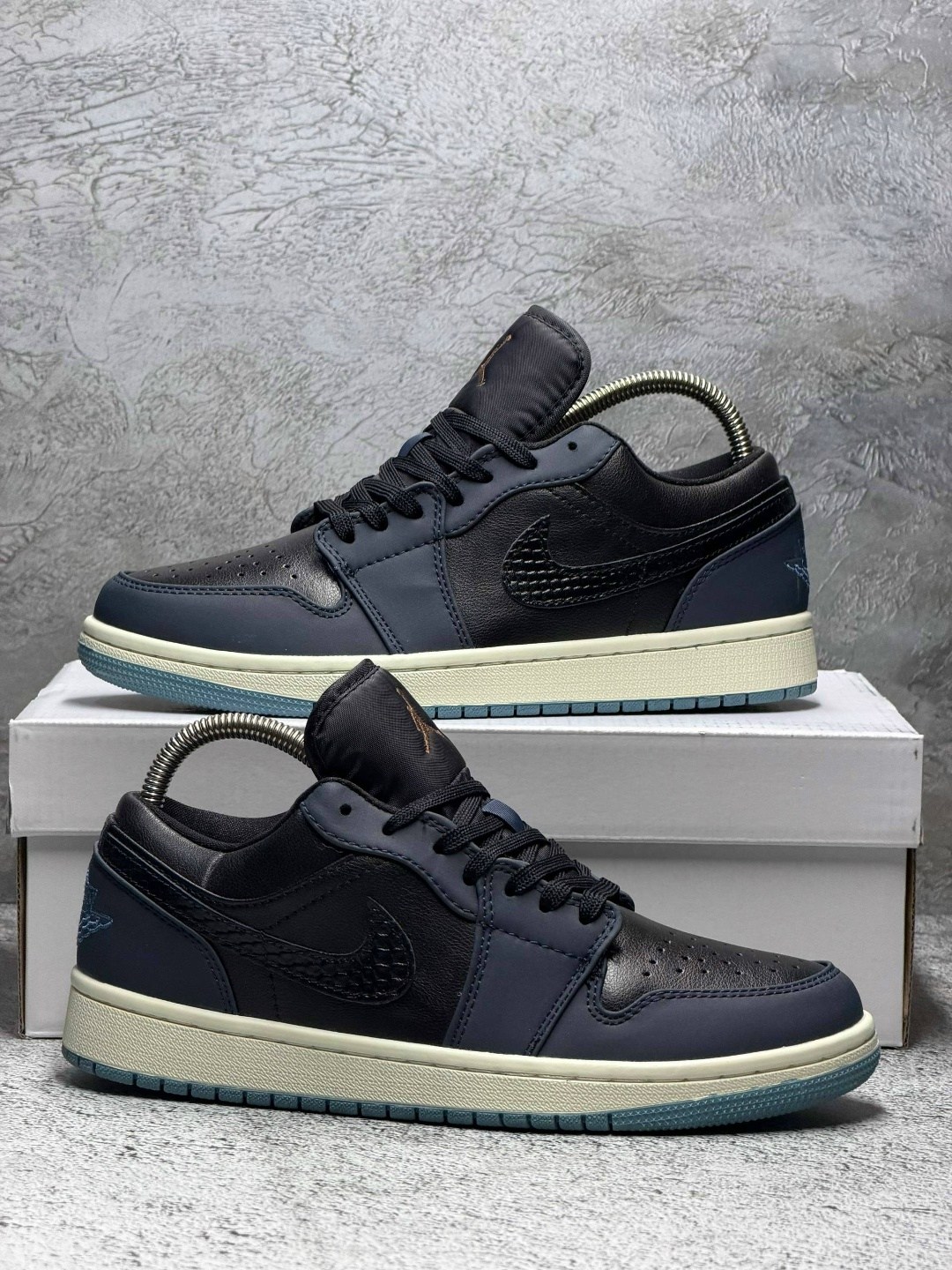 кроссовки nike air jordan 1 low,nike air jordan 1 low,кроссовки nike air jordan 1,nike air jordan 1 low se,air jordan 1 low wmns black blue aqua