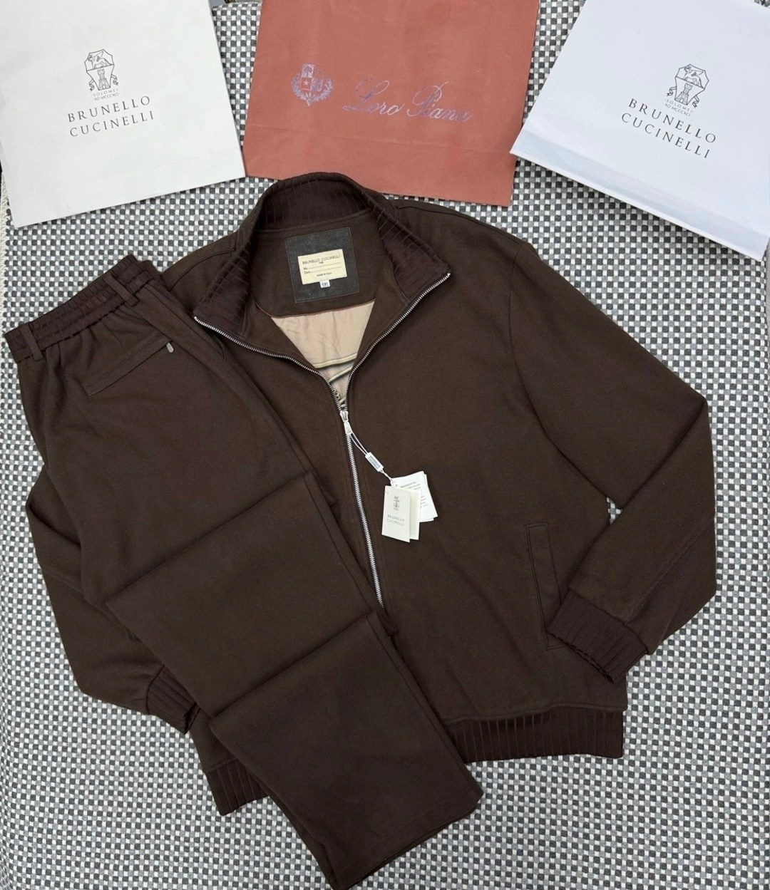 спортивный костюм brunello cucinelli,спортивный костюм stefano ricci,костюм спортивный loro piana,кашемировый костюм loro piana,костюм brunello cucinelli