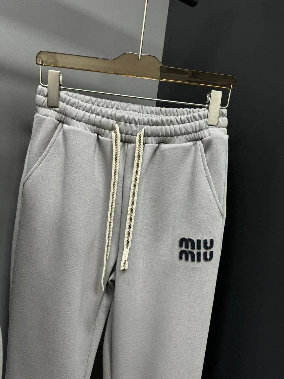 костюм спортивный miu miu,комплект одежды miu miu,костюм спортивный,комплект из miu miu,спортивные костюмы женские
