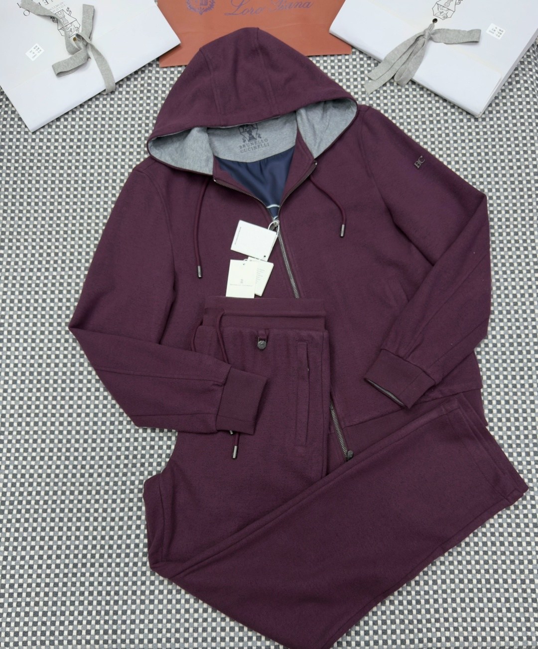 спортивный костюм brunello cucinelli,спортивный костюм stefano ricci,спортивные костюмы,loro piana костюм спортивный,мужской спортивный костюм